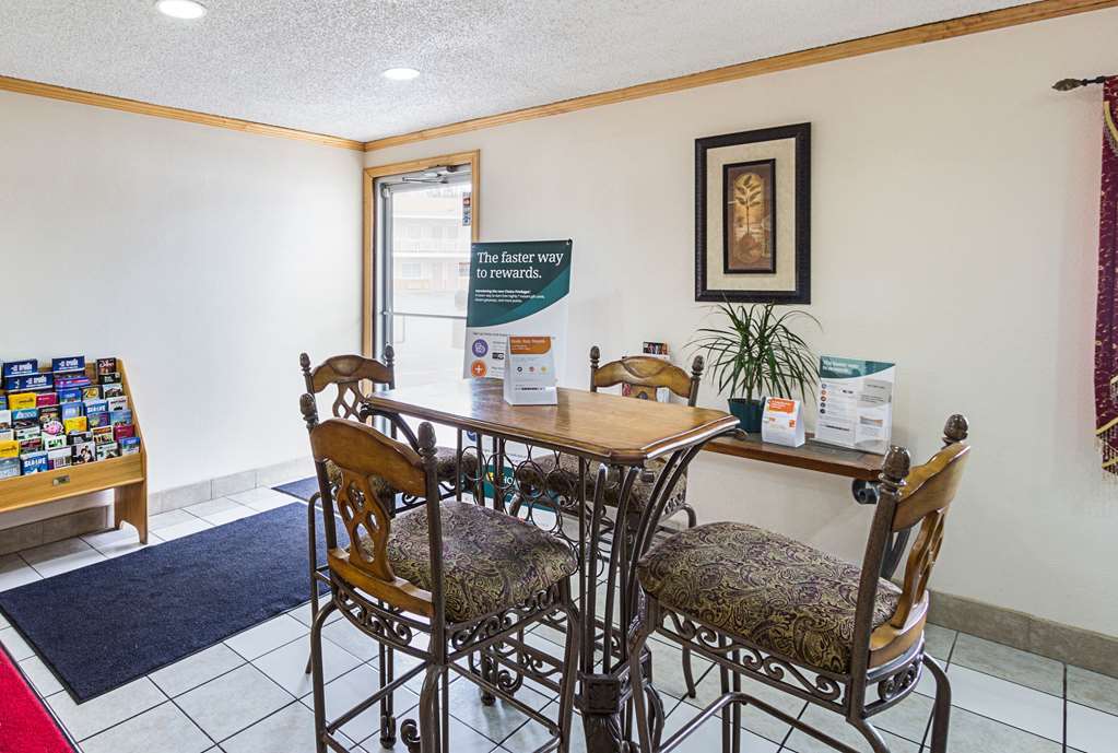 Rodeway Inn West Dodge Omaha Interior photo